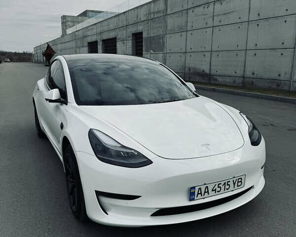 Белый Тесла Модель 3, объемом двигателя 0 л и пробегом 26 тыс. км за 26800 $, фото 1 на Automoto.ua