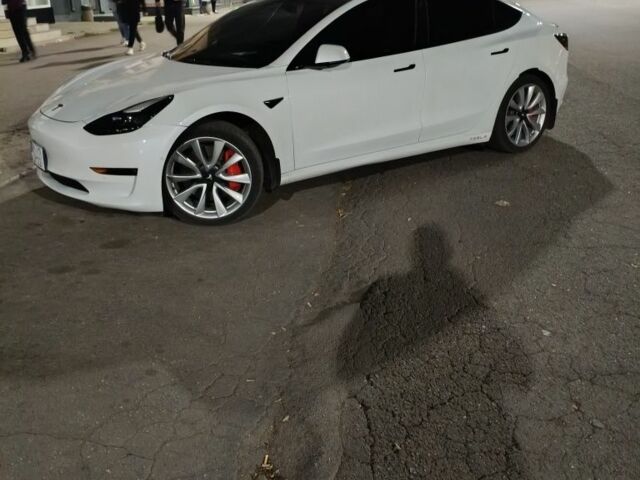 Білий Тесла Модель 3, об'ємом двигуна 0 л та пробігом 100 тис. км за 24500 $, фото 1 на Automoto.ua