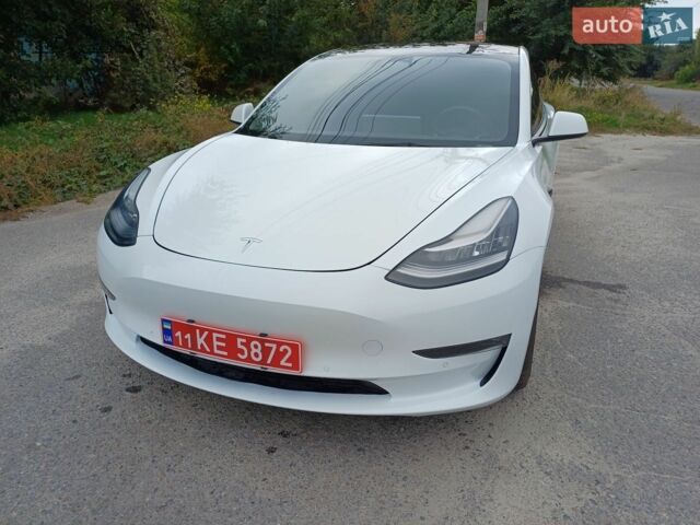 Білий Тесла Модель 3, об'ємом двигуна 0 л та пробігом 137 тис. км за 19800 $, фото 1 на Automoto.ua