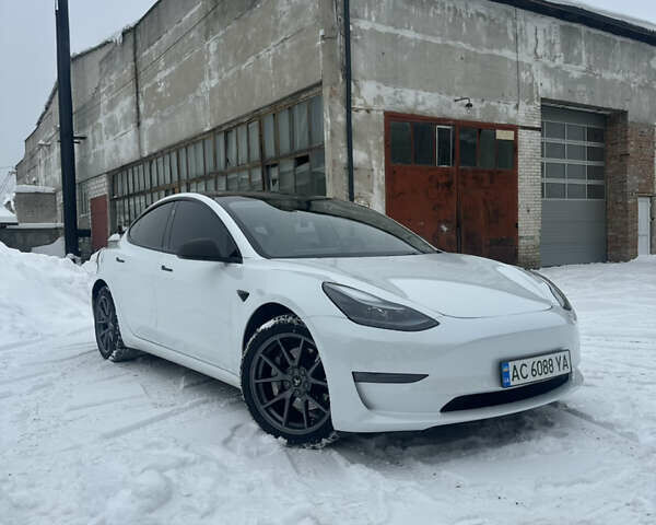 Белый Тесла Модель 3, объемом двигателя 0 л и пробегом 62 тыс. км за 23100 $, фото 1 на Automoto.ua