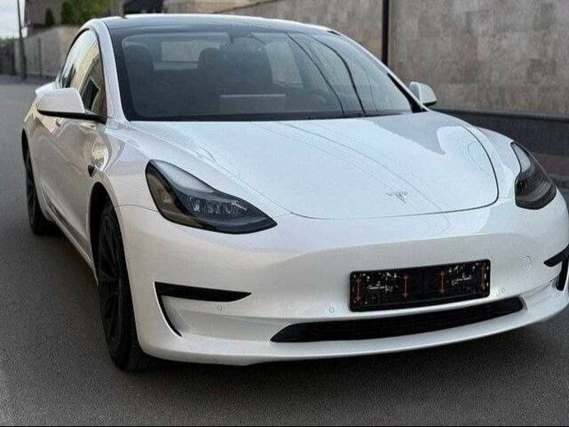 Білий Тесла Модель 3, об'ємом двигуна 0 л та пробігом 165 тис. км за 13495 $, фото 1 на Automoto.ua