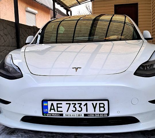 Белый Тесла Модель 3, объемом двигателя 0 л и пробегом 73 тыс. км за 22500 $, фото 1 на Automoto.ua