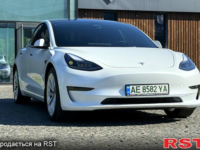 Білий Тесла Модель 3, об'ємом двигуна 0.32 л та пробігом 13 тис. км за 22500 $, фото 1 на Automoto.ua