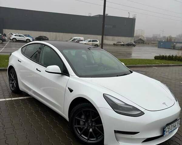 Білий Тесла Модель 3, об'ємом двигуна 0 л та пробігом 73 тис. км за 18100 $, фото 1 на Automoto.ua