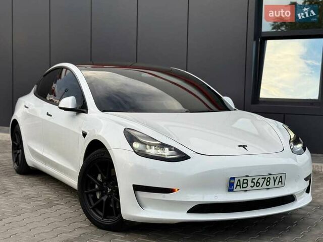 Белый Тесла Модель 3, объемом двигателя 0 л и пробегом 70 тыс. км за 22999 $, фото 1 на Automoto.ua