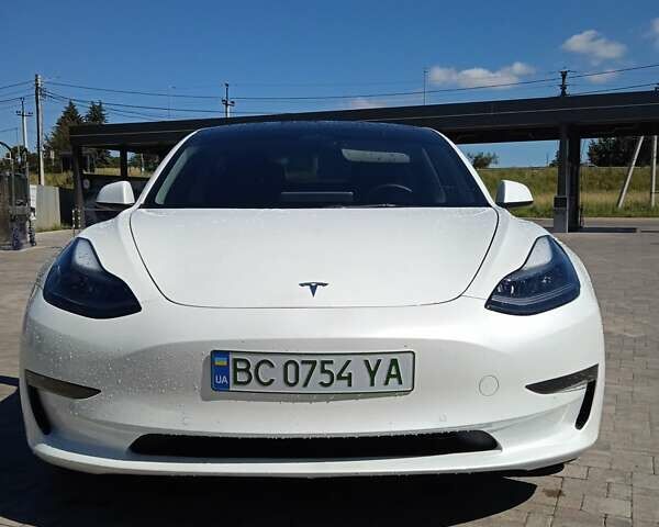 Білий Тесла Модель 3, об'ємом двигуна 0 л та пробігом 18 тис. км за 27000 $, фото 1 на Automoto.ua