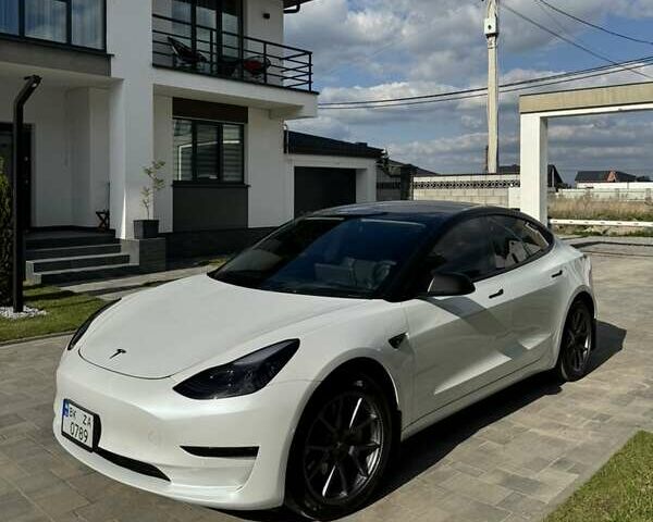 Белый Тесла Модель 3, объемом двигателя 0 л и пробегом 40 тыс. км за 21000 $, фото 1 на Automoto.ua