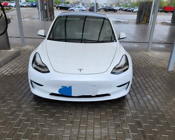 Белый Тесла Модель 3, объемом двигателя 0 л и пробегом 75 тыс. км за 23900 $, фото 1 на Automoto.ua