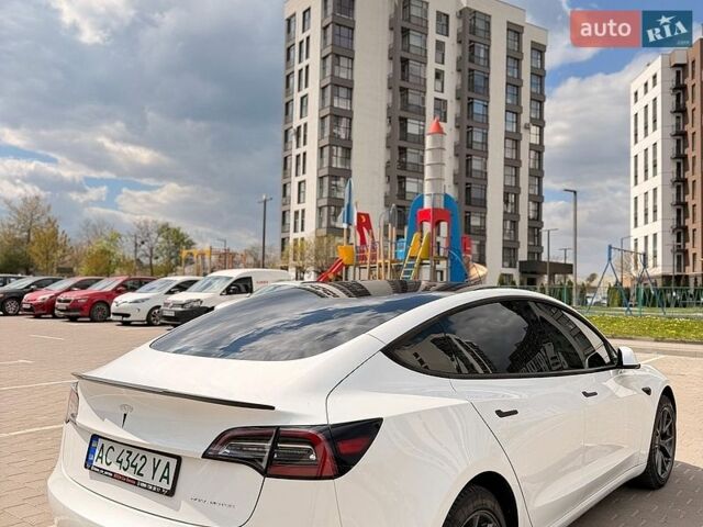 Белый Тесла Модель 3, объемом двигателя 0 л и пробегом 93 тыс. км за 23500 $, фото 1 на Automoto.ua