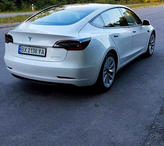 Білий Тесла Модель 3, об'ємом двигуна 0 л та пробігом 26 тис. км за 26500 $, фото 1 на Automoto.ua