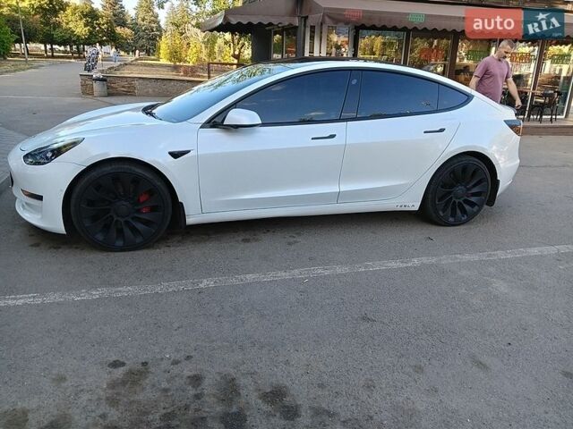 Белый Тесла Модель 3, объемом двигателя 0 л и пробегом 100 тыс. км за 21500 $, фото 1 на Automoto.ua