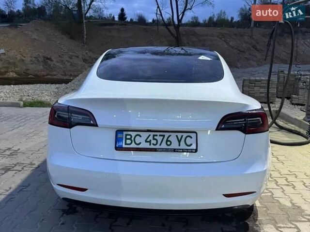 Белый Тесла Модель 3, объемом двигателя 0 л и пробегом 120 тыс. км за 9700 $, фото 1 на Automoto.ua