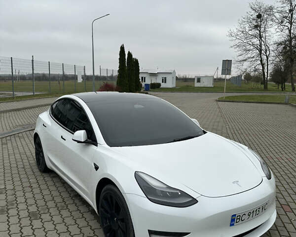 Белый Тесла Модель 3, объемом двигателя 0 л и пробегом 132 тыс. км за 21999 $, фото 1 на Automoto.ua