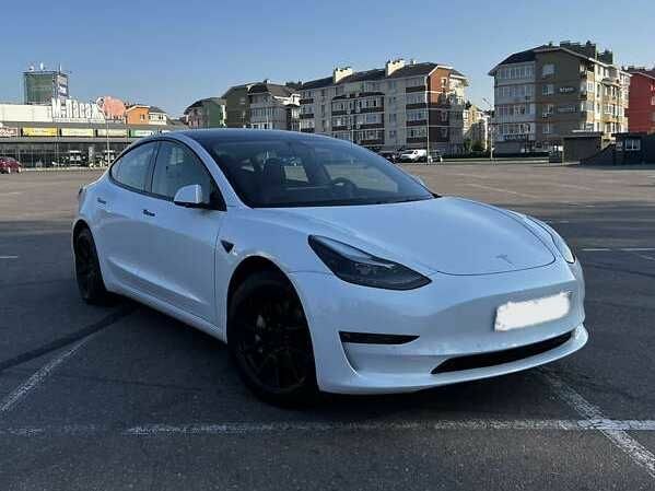 Тесла Модель 3 2022 в Киеве на Automoto.ua Белый Тесла Модель 3, объемом двигателя 0 л и пробегом 34 тыс. км за 14200 $, фото 1 на Automoto.ua