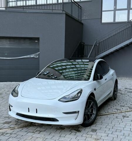 Білий Тесла Модель 3, об'ємом двигуна 0 л та пробігом 149 тис. км за 17200 $, фото 1 на Automoto.ua