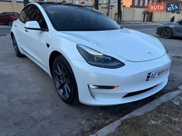 Белый Тесла Модель 3, объемом двигателя 0 л и пробегом 55 тыс. км за 24300 $, фото 1 на Automoto.ua