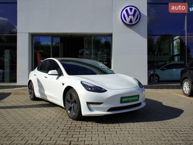 Білий Тесла Модель 3, об'ємом двигуна 0 л та пробігом 33 тис. км за 19499 $, фото 1 на Automoto.ua