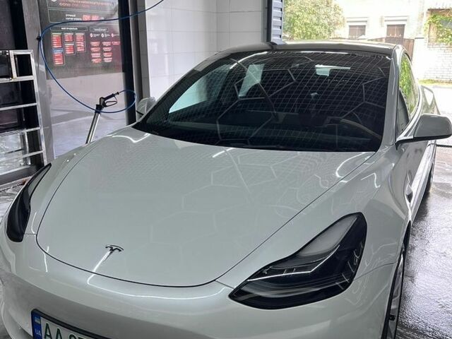 Белый Тесла Модель 3, объемом двигателя 0 л и пробегом 37 тыс. км за 23500 $, фото 1 на Automoto.ua