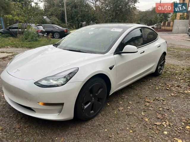 Тесла Модель 3 2022 в Киеве на Automoto.ua Белый Тесла Модель 3, объемом двигателя 0 л и пробегом 64 тыс. км за 14700 $, фото 1 на Automoto.ua