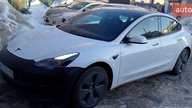 Білий Тесла Модель 3, об'ємом двигуна 0 л та пробігом 46 тис. км за 18700 $, фото 1 на Automoto.ua