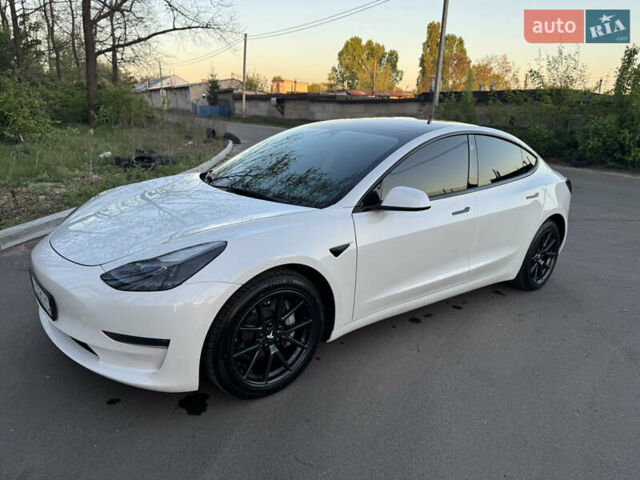 Белый Тесла Модель 3, объемом двигателя 0 л и пробегом 100 тыс. км за 20900 $, фото 1 на Automoto.ua