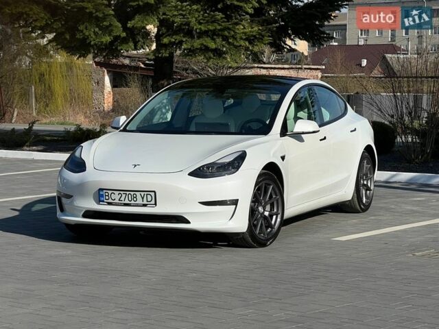 Белый Тесла Модель 3, объемом двигателя 0 л и пробегом 130 тыс. км за 16950 $, фото 1 на Automoto.ua