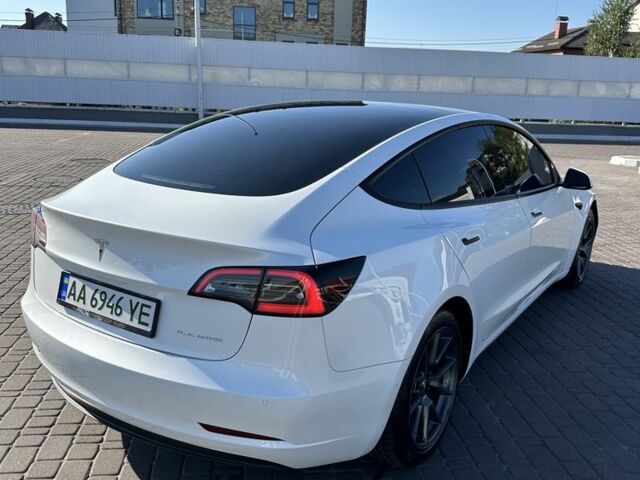 Белый Тесла Модель 3, объемом двигателя 0 л и пробегом 74 тыс. км за 21457 $, фото 1 на Automoto.ua