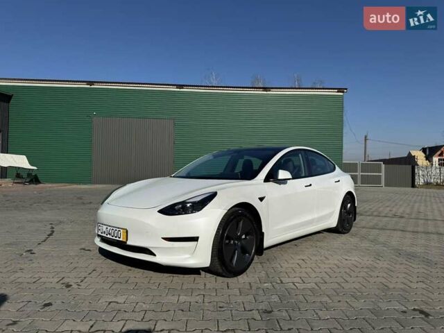 Белый Тесла Модель 3, объемом двигателя 0 л и пробегом 56 тыс. км за 20877 $, фото 1 на Automoto.ua