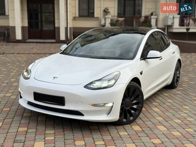 Белый Тесла Модель 3, объемом двигателя 0 л и пробегом 60 тыс. км за 22900 $, фото 1 на Automoto.ua