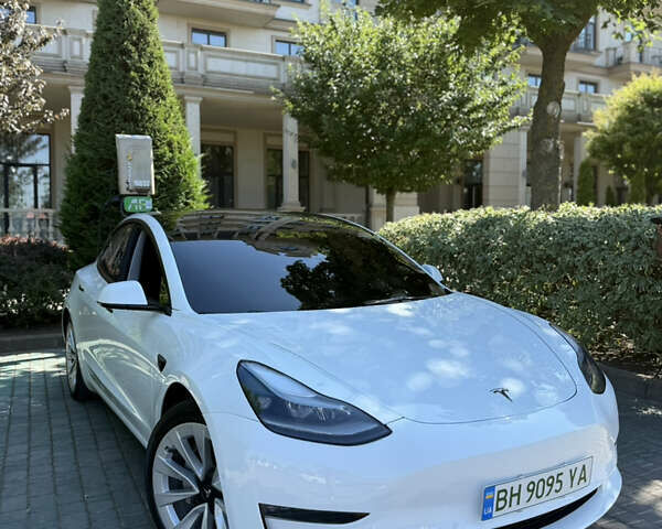 Білий Тесла Модель 3, об'ємом двигуна 0 л та пробігом 54 тис. км за 23700 $, фото 1 на Automoto.ua