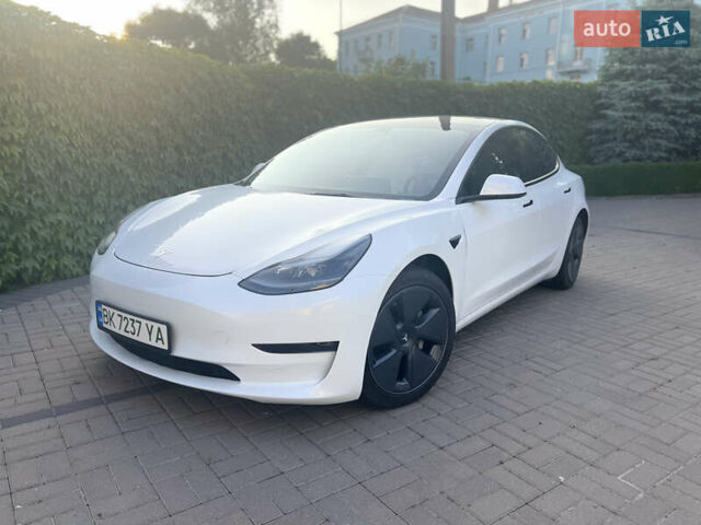 Белый Тесла Модель 3, объемом двигателя 0 л и пробегом 88 тыс. км за 21900 $, фото 1 на Automoto.ua