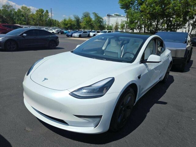 Белый Тесла Модель 3, объемом двигателя 0 л и пробегом 58 тыс. км за 16600 $, фото 1 на Automoto.ua