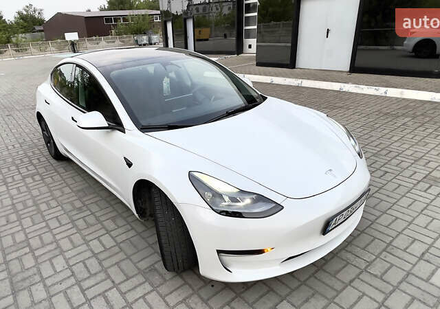 Белый Тесла Модель 3, объемом двигателя 0 л и пробегом 48 тыс. км за 22000 $, фото 1 на Automoto.ua