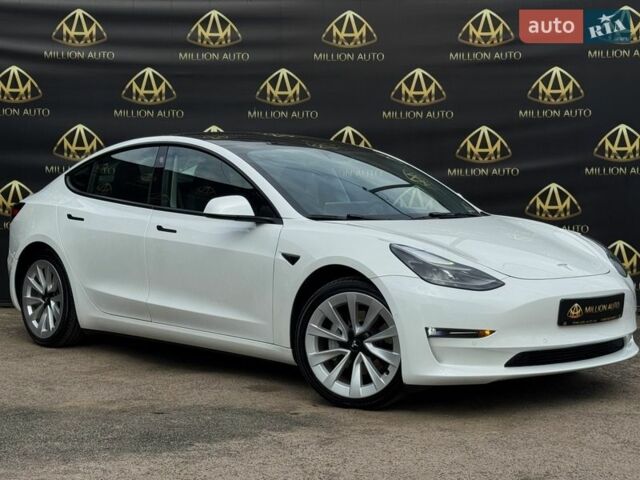 Білий Тесла Модель 3, об'ємом двигуна 0 л та пробігом 54 тис. км за 21900 $, фото 1 на Automoto.ua
