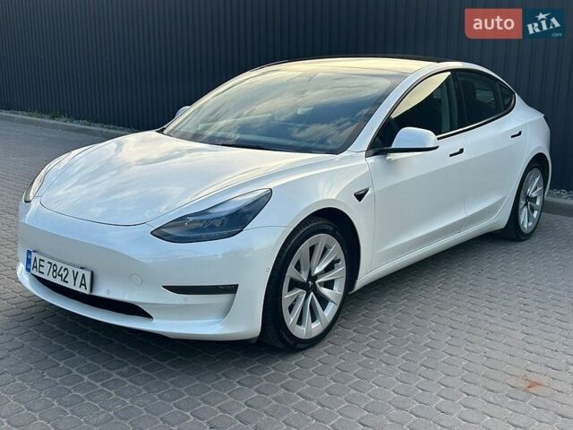 Белый Тесла Модель 3, объемом двигателя 0 л и пробегом 63 тыс. км за 22500 $, фото 1 на Automoto.ua