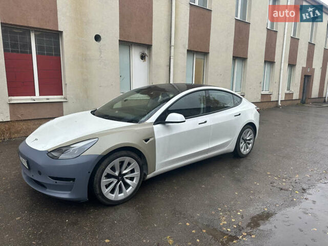 Тесла Модель 3 2022 в Киеве на Automoto.ua Белый Тесла Модель 3, объемом двигателя 0 л и пробегом 27 тыс. км за 17500 $, фото 1 на Automoto.ua