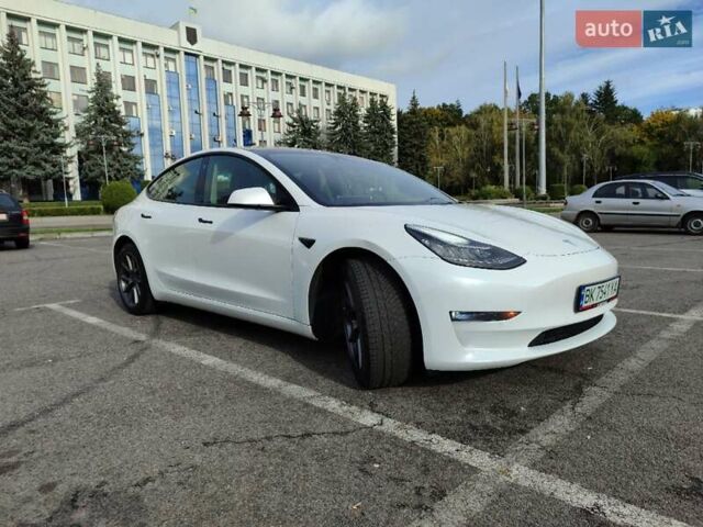 Белый Тесла Модель 3, объемом двигателя 0 л и пробегом 180 тыс. км за 20200 $, фото 1 на Automoto.ua