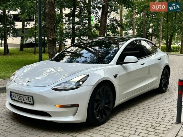 Білий Тесла Модель 3, об'ємом двигуна 0 л та пробігом 42 тис. км за 23900 $, фото 1 на Automoto.ua