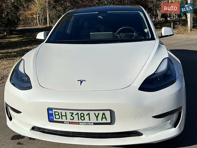 Білий Тесла Модель 3, об'ємом двигуна 0 л та пробігом 27 тис. км за 30000 $, фото 1 на Automoto.ua