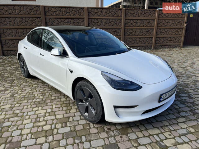 Белый Тесла Модель 3, объемом двигателя 0 л и пробегом 30 тыс. км за 25000 $, фото 1 на Automoto.ua
