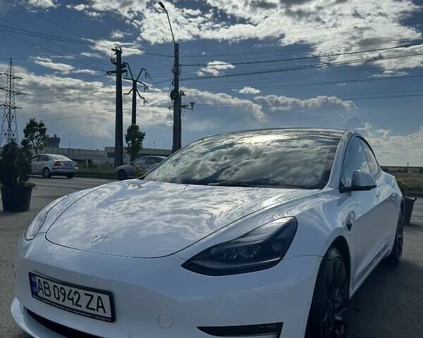 Білий Тесла Модель 3, об'ємом двигуна 0 л та пробігом 50 тис. км за 22000 $, фото 1 на Automoto.ua