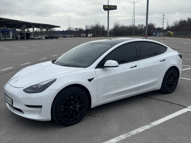 Білий Тесла Модель 3, об'ємом двигуна 0 л та пробігом 76 тис. км за 16700 $, фото 1 на Automoto.ua