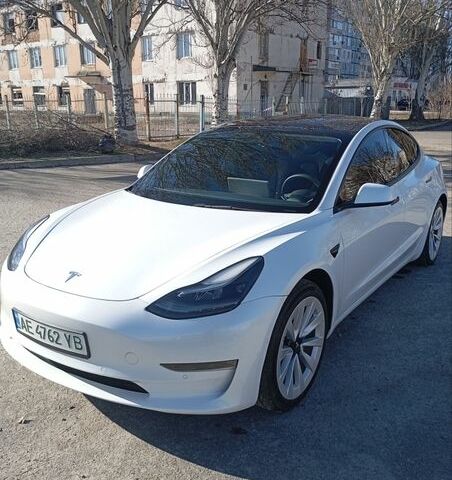 Білий Тесла Модель 3, об'ємом двигуна 0 л та пробігом 56 тис. км за 24500 $, фото 1 на Automoto.ua