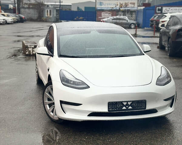 Білий Тесла Модель 3, об'ємом двигуна 0 л та пробігом 60 тис. км за 21000 $, фото 1 на Automoto.ua