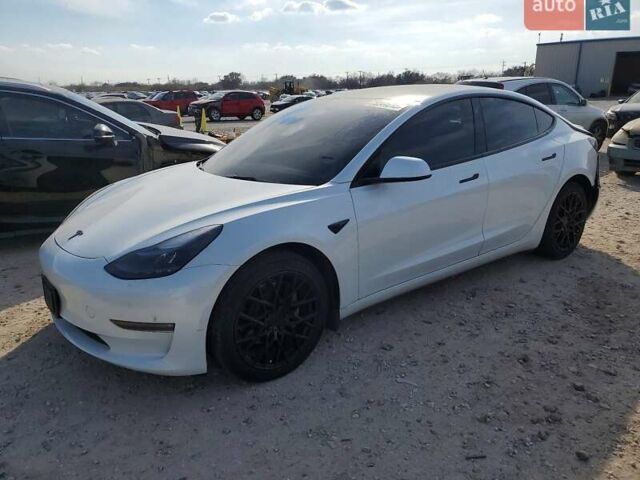 Белый Тесла Модель 3, объемом двигателя 0 л и пробегом 61 тыс. км за 7000 $, фото 1 на Automoto.ua