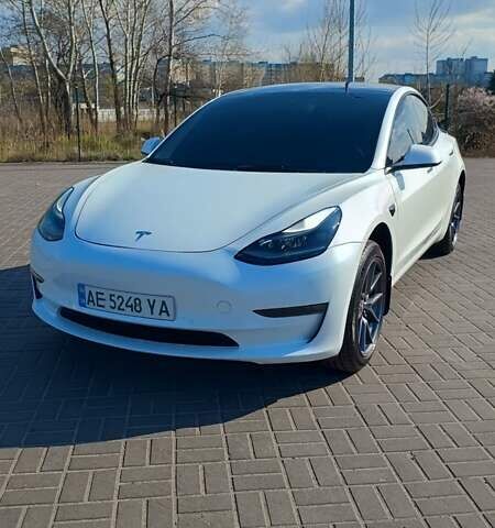 Білий Тесла Модель 3, об'ємом двигуна 0 л та пробігом 14 тис. км за 27200 $, фото 1 на Automoto.ua