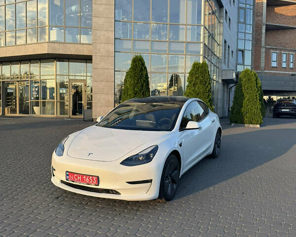 Белый Тесла Модель 3, объемом двигателя 0 л и пробегом 54 тыс. км за 22000 $, фото 1 на Automoto.ua