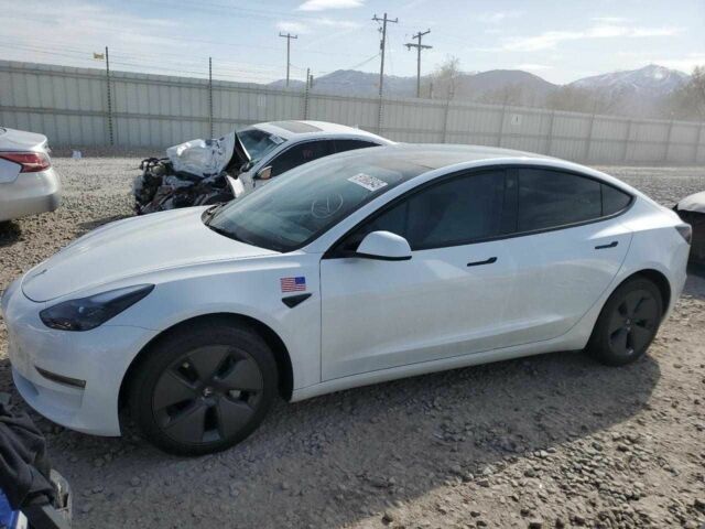 Белый Тесла Модель 3, объемом двигателя 0 л и пробегом 37 тыс. км за 9500 $, фото 1 на Automoto.ua