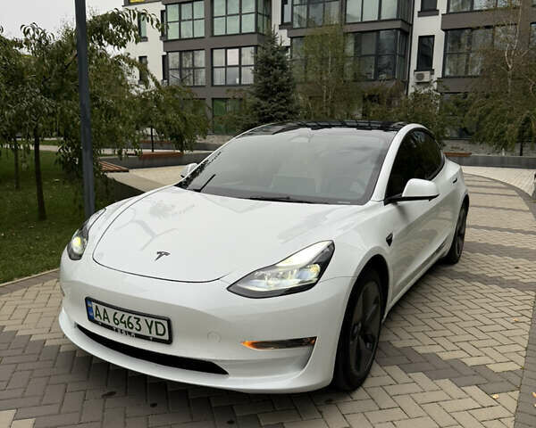 Белый Тесла Модель 3, объемом двигателя 0 л и пробегом 63 тыс. км за 19900 $, фото 1 на Automoto.ua