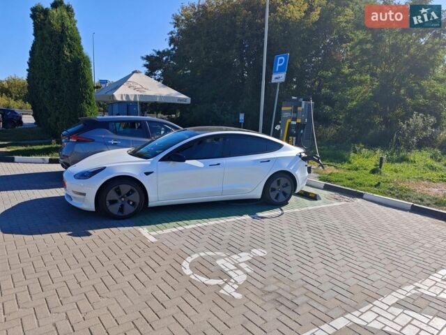 Білий Тесла Модель 3, об'ємом двигуна 0 л та пробігом 77 тис. км за 22100 $, фото 1 на Automoto.ua